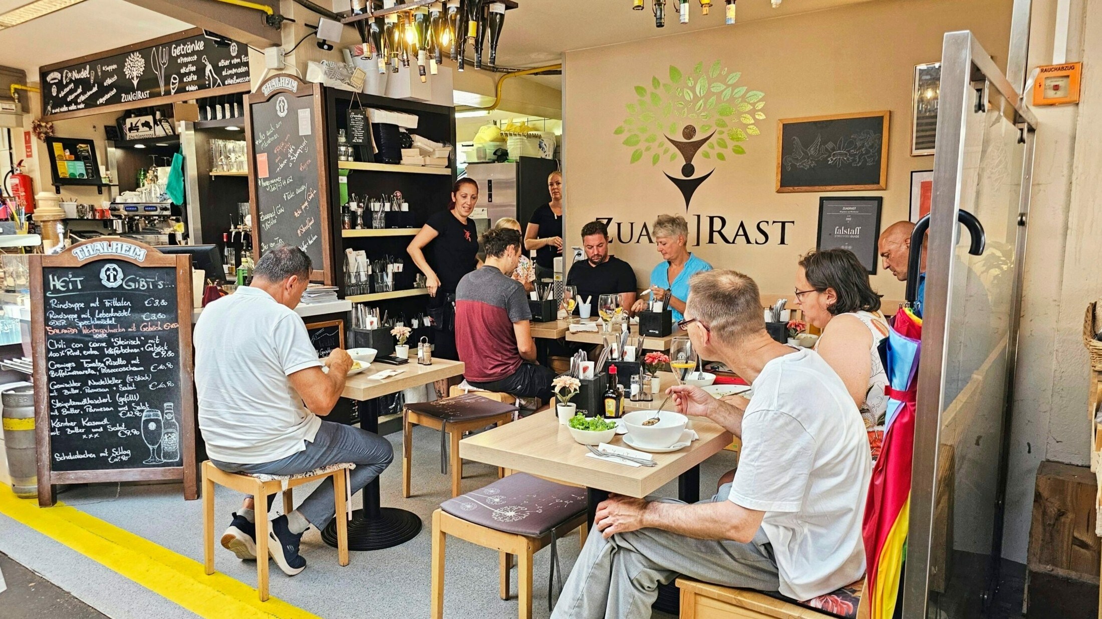 Bei den Markto-Gastronomen ist Schlemmen angesagt. (Bild: Tragner Christian) Bei den Markto-Gastronomen ist Schlemmen angesagt. (Bild: Tragner Christian)