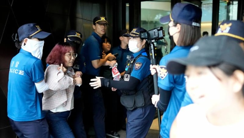 Protest vor der japanischen Botschaft in Seoul (Bild: AP)