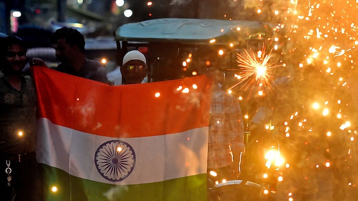Indien ist noch immer im Freudentaumel.