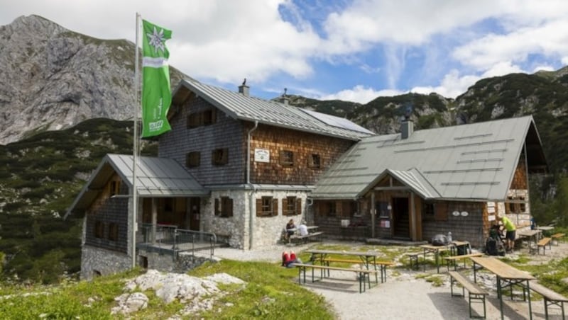 Auf der Laufener Hütte kochen Freiwillige Suppe für Wanderer (Bild: Uwe Grinzinger)