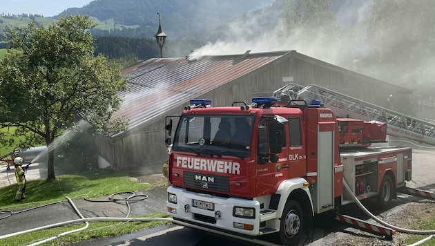 Am Donnerstagnachmittag kam es im Tiroler Kössen zum Brand (Bild: zoom.tirol)