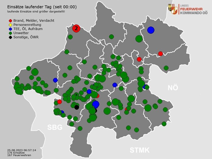 Die grünen Punkte zeigen die Unwettereinsätze in Oberösterreich seit Mitternacht.