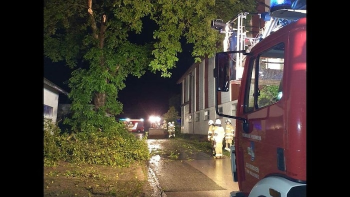 Die Feuerwehr war lange im Einsatz.