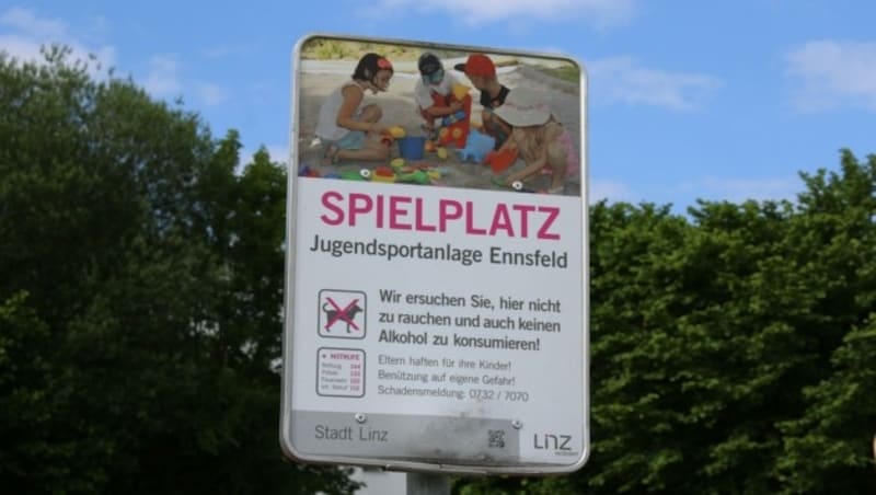 Auf den 116 Spielplätzen der Stadt gibt es kein Rauchverbot, es wird nur ersucht, nicht zu rauchen. (Bild: Scharinger Daniel)