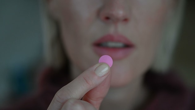 Frauen haben bei Medikamenten nach wie vor öfter mit Nebenwirkungen zu kämpfen. Das kann dazu führen, dass sie verschriebene Medizin falsch oder gar nicht einnehmen. (Bild: Wenzel Markus)
