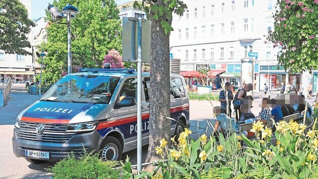 Banden belagern den Park rund um die Keplerkirche. Von der Polizei lassen sie sich nicht vertreiben. (Bild: Zwefo)