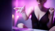 Auf der Plattform OnlyFans werden großteils sehr persönliche Fotos angeboten, an denen sich Nutzer gegen Entgelt erfreuen dürfen. (Bild: PARILOV EVGENIY - stock.adobe.com)