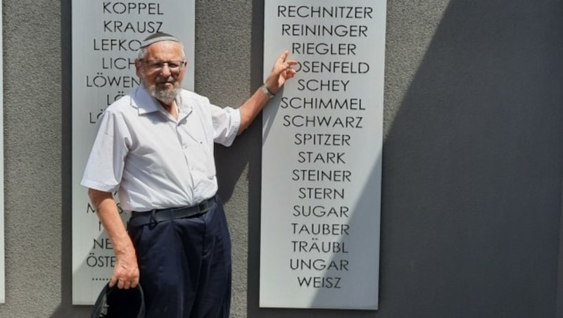 Michael Riegler bei der Gedenkstätte in Frauenkirchen. Auch mit ihm führte Herbert Brettl ein Interview. (Bild: Herbert Brettl)