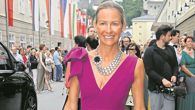 Elisabeth Prinzessin von Auersperg- Breunners Outfit hat die „Krone“ bei ZARA für unter 50 Euro gefunden. Accessoires verleihen dem Outfit zusätzlichen Pepp. (Bild: Tschepp Markus)