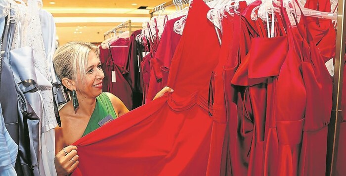 Ähnlich preiswerte Kleider gibt es bei Peek&Cloppenburg