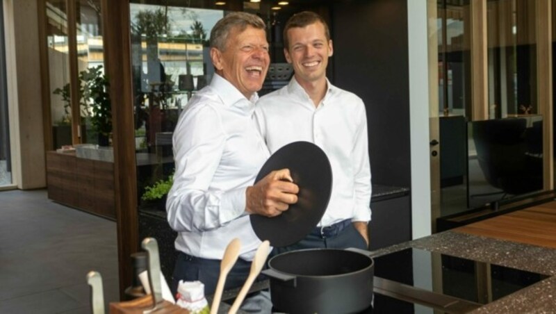 „Ein Lebenstraum hat sich erfüllt“, sagt Georg Emprechtinger, hier mit Sohn Stefan. (Bild: Pressefoto Scharinger © Daniel Scharinger)