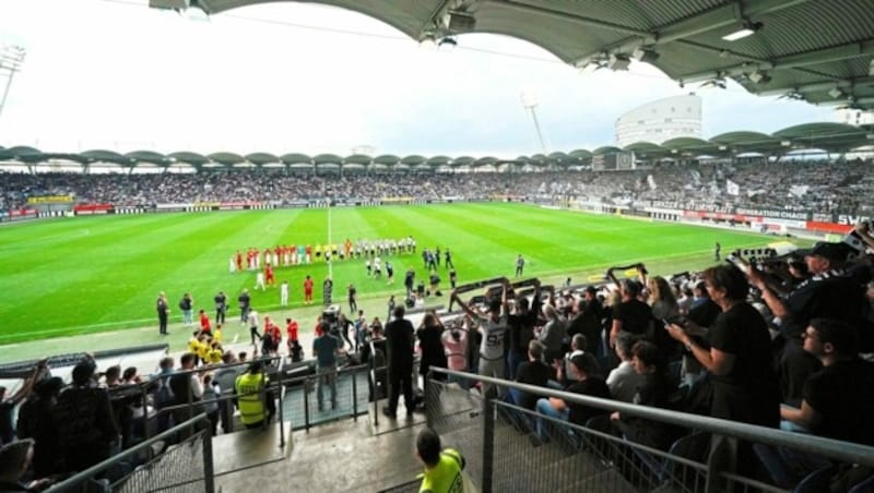 Wem gehört künftig das Liebenauer Stadion? Eine Entscheidung darüber soll noch heuer fallen. (Bild: Sepp Pail)