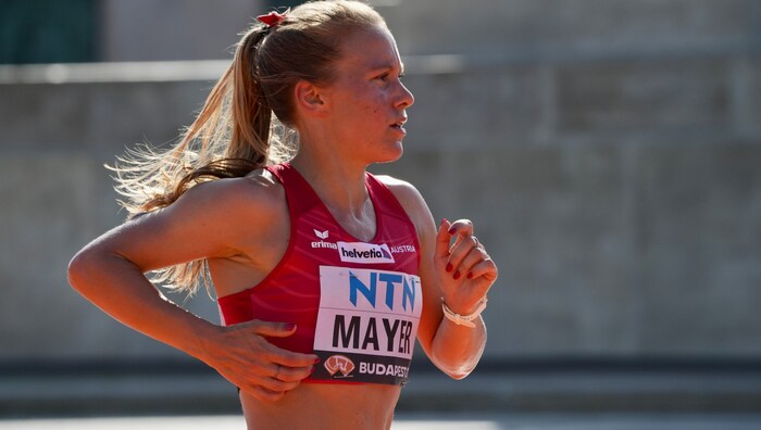 Julia Mayer