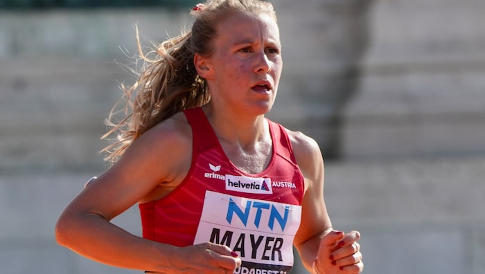 Julia Mayer