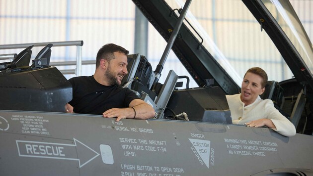 Selenskyi und Frederiksen gemeinsam im Kampfjet (Bild: www.VIENNAREPORT.at)