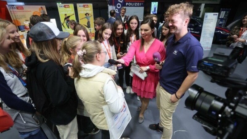 Drei Kamera-Teams begleiten die Messe live. (Bild: Birbaumer Christof)