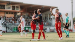 Andreas Ulmer und Sekou Koita (links) herzten sich. (Bild: 2023 FC Red Bull Salzburg)