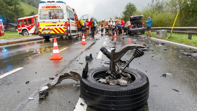 Die Autos waren nach dem Crash nicht mehr fahrtauglich. (Bild: Bernd Hofmeister)