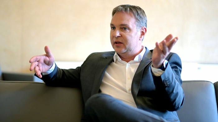 SPÖ-Chef Babler will Vermögens- und Erbschaftssteuern - was letztere angeht sind die NEOS ...