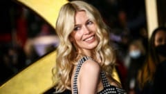 Claudia Schiffer feierte ihren 53. Geburtstag im Bikini - und mit einem besonders lieben „Gratulanten“. (Bild: Joel C Ryan / AP / picturedesk.com)