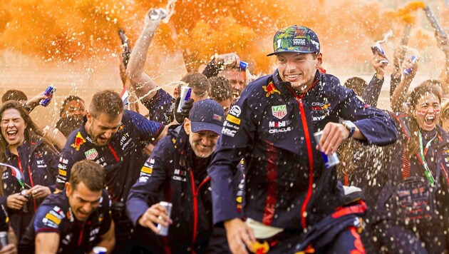Max Verstappen feierte in Zandvoort seinen neunten Sieg in Folge. (Bild: EPA)