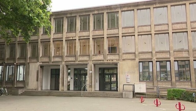 In Hannover wurde ein Schüler (15) wegen Mordes zu zehn Jahren Haft verurteilt. (Bild: glomex)
