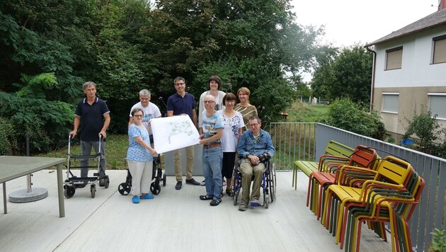 Die Klienten freuen sich auf einen neuen Garten. Fertig sein soll er bis zum Frühjahr 2024. Dafür werden nun Spenden gesammelt. (Bild: Charlotte Titz)