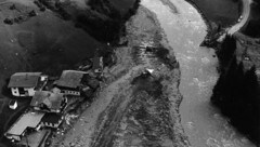 Die zerstörerische Kraft der Ötztaler Ache ist bekannt. Hier 1987 bei Aschbach zwischen Längenfeld und Sölden. (Bild: Ortschronik Längenfeld)