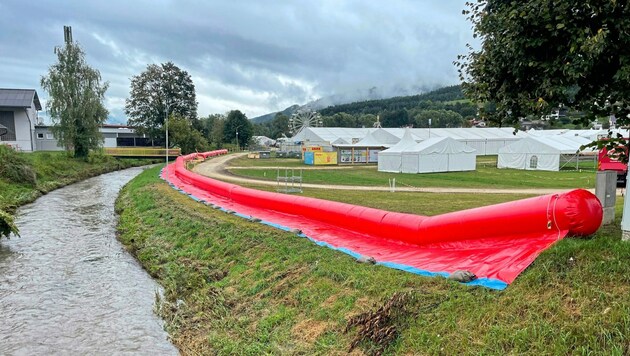 Sollte der Feistritzbach über die Ufer treten, hält dieser Hochwasserschutz das Wasser ab. (Bild: Hronek Eveline)