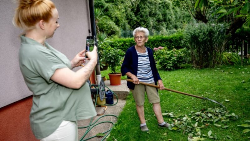 Die Ausschnitte aus Trudes Alltag kommen bei den Followern sehr gut an (Bild: Imre Antal)