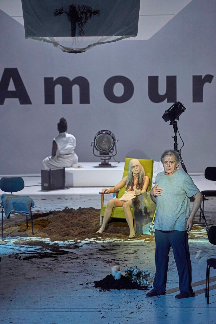 Zäh: Joyce Sanhá, Katharina Bach, André Jung (v. li. n. re.) in „Amour“ nach Haneke
