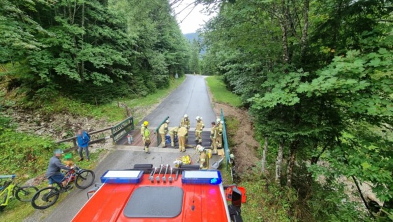 Rund 40 Minuten dauerte der Einsatz. (Bild: zoom.tirol, Krone KREATIV)