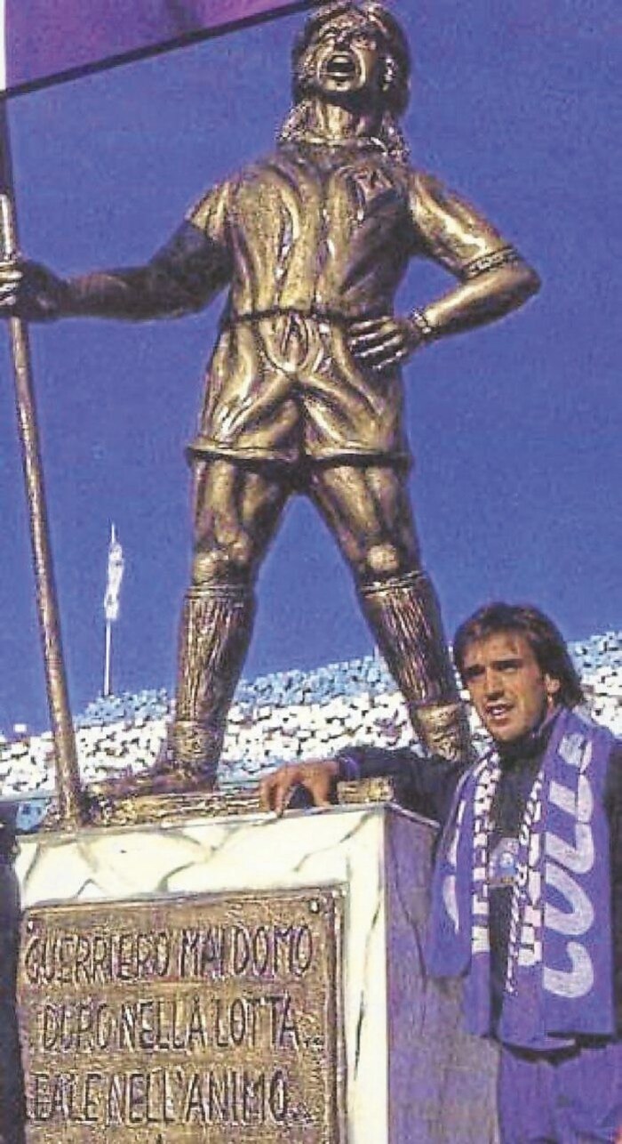Die Bronze-Figur von Gabriel Batistuta wurde im Jahr 2000 zerstört.