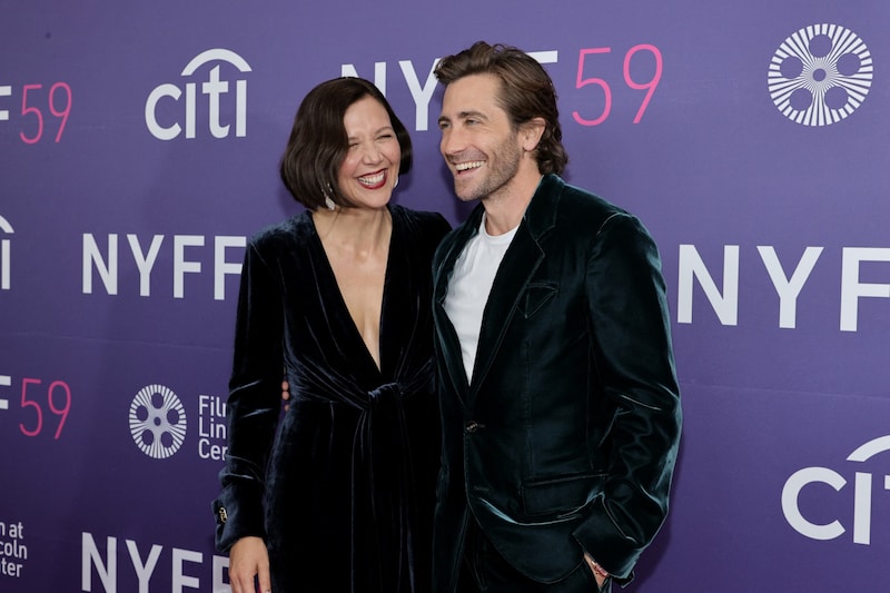 Maggie und Jake Gyllenhaal bei der Premiere von „The Lost Daughter“. (Bild: Jamie McCarthy/Getty Images/AFP Jamie McCarthy / GETTY IMAGES NORTH AMERICA / Getty Images via AFP)