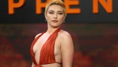 Florence Pugh wehrt sich gegen Bodyshaming. „Ich verstecke mich nicht.“ (Bild: APA/AFP/HENRY NICHOLLS)