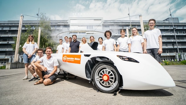 Das futuristisch anmutende Auto wird bei der World Solar Challenge in Australien dem ultimativen Test unterzogen. (Bild: Gebrüder Weiss)