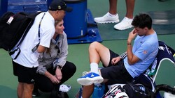 Dominic Thiem (re.) musste bei den US Open aufgeben. (Bild: AP)