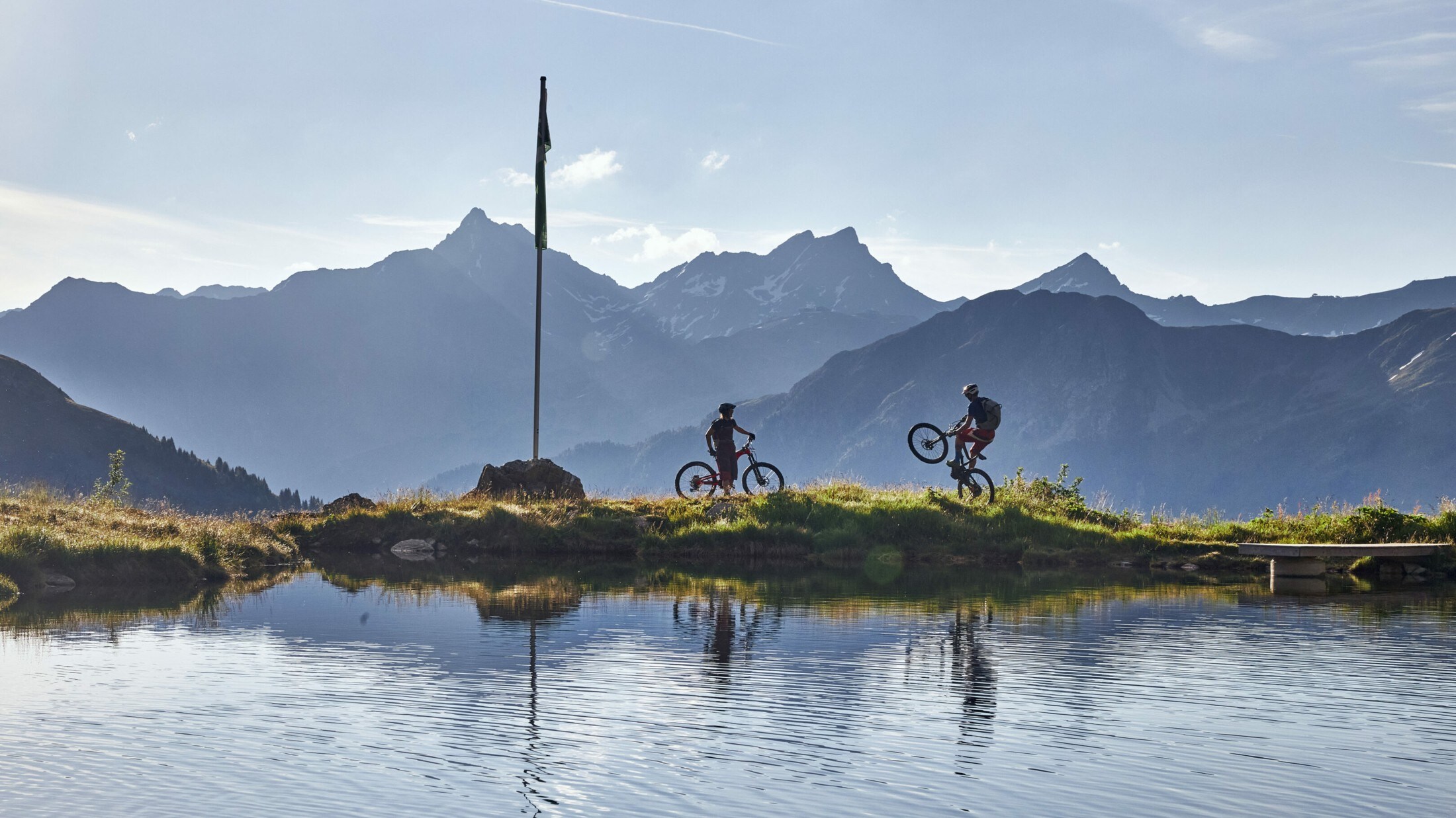 Einfach wunderschön: Biken vor der wunderschönen Kulisse der Tiroler Berge.