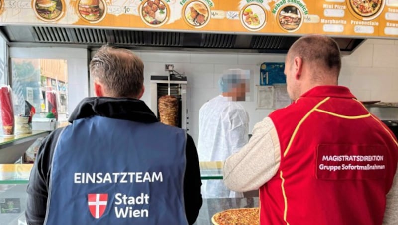 Aktion „mit scharf“: In acht Betrieben kam es zum unangemeldeten Besuch der Einsatztruppe. (Bild: Gruppe Sofortmaßnahmen, Stadt Wien)