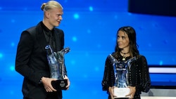 Die Sieger des Abends: Erling Haaland und Aitana Bonmati (Bild: Copyright 2023 The Associated Press. All rights reserved)