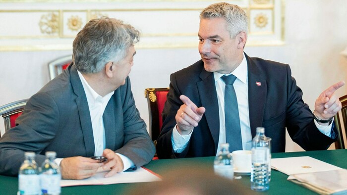 Karl Nehammer und Werner Kogler sind mit dem Paket zufrieden.