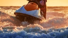 Vier Jetski-Fahrer sind während ihres Ausflugs vor der marokkanischen Küste unter Beschuss geraten. (Bild: stock.adobe.com)