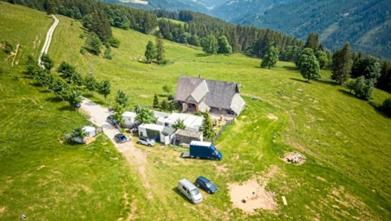 Das „Forsthaus Ramensau“ liegt auf 1300 Metern Seehöhe im Kärntner Lavantal (Bild: Bernhard Eder)