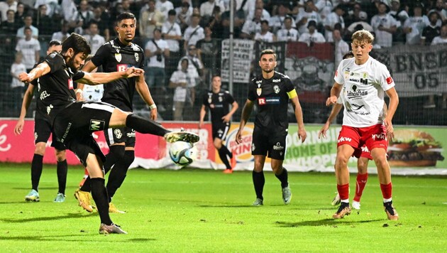 Auf Gabryel (li.) muss Coach Heraf gegen Lafnitz verzichten. (Bild: GEPA pictures)