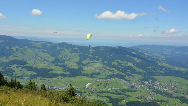 Die Niedere, ein Paradies für Paragleiter. (Bild: Bregenzerwald Tourismus)