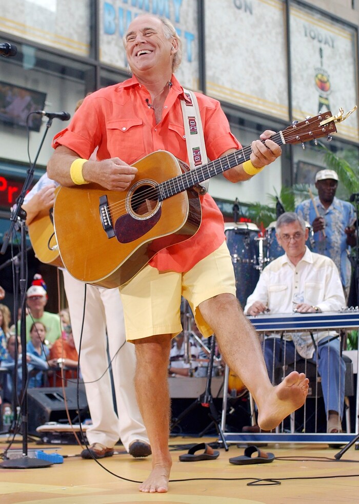 Jimmy Buffet mit seiner Band The Coral Reefers im Jahr 2004