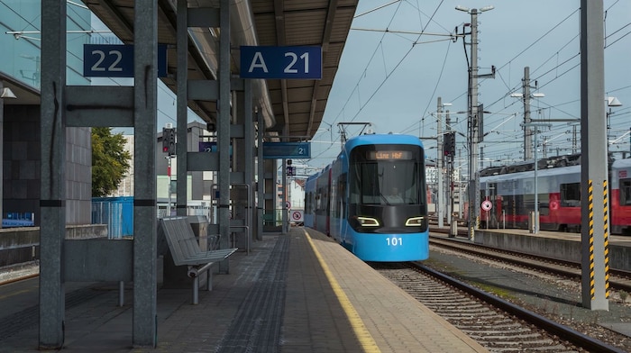Derzeit gibt es nur Visualisierungen, ab 2030 sollte die Regional-Stadtbahn auch in der Realität ...