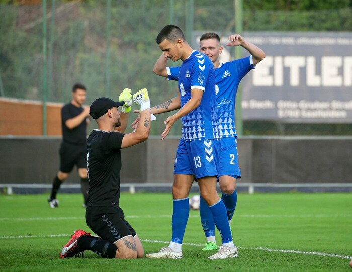 Kilian Schröcker und Co. siegten. Der Goalie musste aber ins Krankenhaus.