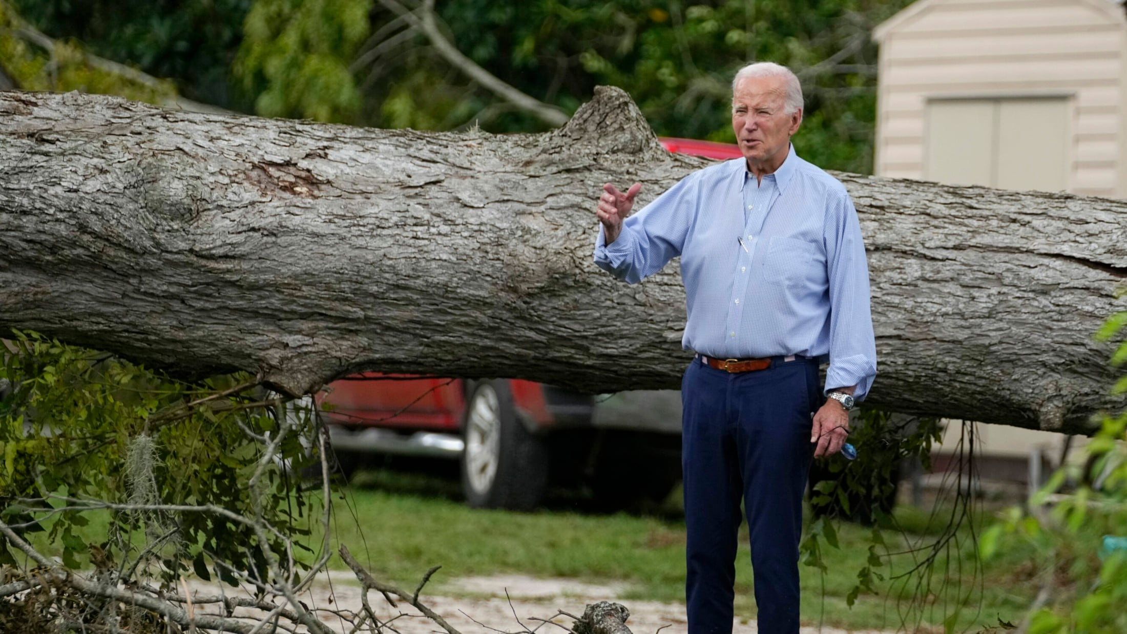 Biden In Hurrikan-Zone - „Niemand Mit Verstand Kann Klimawandel Leugnen ...