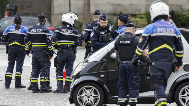 Die Polizei hatte den Autofahrer gegen 3.30 Uhr in einem Vorort kontrollieren wollen. (Bild: AFP (Archivbild))